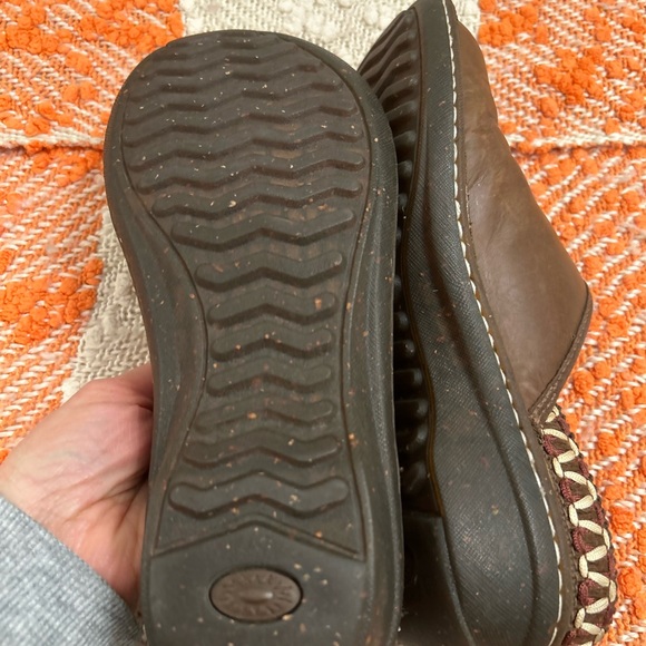 UGG Australia Slip On Clogs Slippers Tan Clog slippers shoes Size 7 - Picture 7 of 9